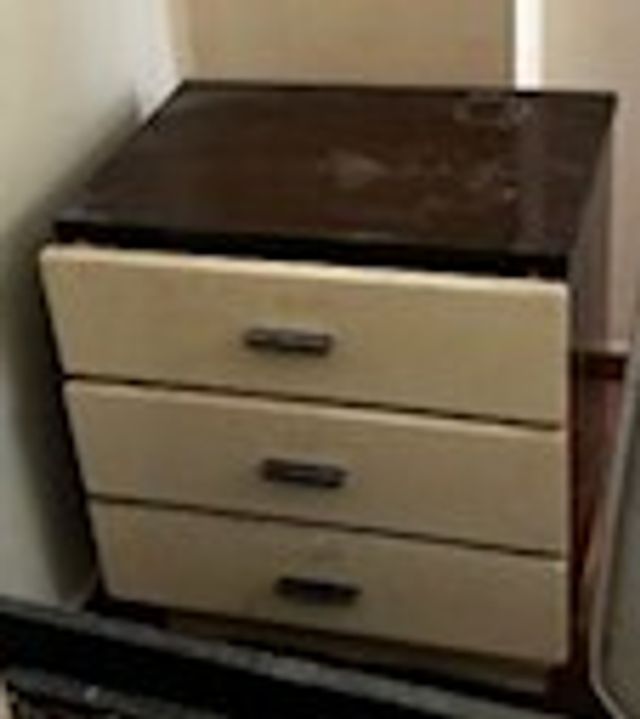 Εικόνα 1 από 3 - Κομοδίνο -  Κεντρικά & Νότια Προάστια >  Καλλιθέα