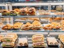Εικόνα 1 από 2 - CAFE' SNACK BAR -  Πειραιάς >  Τερψιθέα