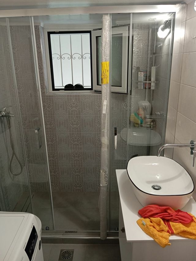 Εικόνα 1 από 1 - Επιχείρηση Πλακιδίων -  Κεντρικά & Νότια Προάστια >  Άλιμος