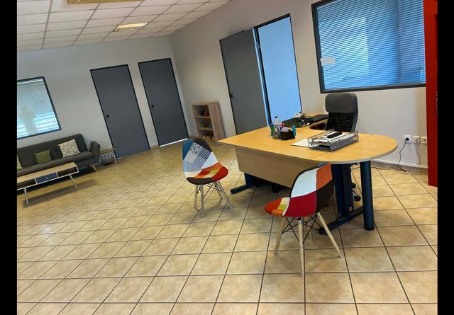 Εικόνα 1 από 5 - Φροντιστήριο - Νομός Αττικής >  Υπόλοιπο Αττικής