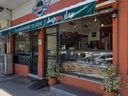 Εικόνα 1 από 21 - Street Food -  Υπόλοιπο Πειραιά >  Κορυδαλλός