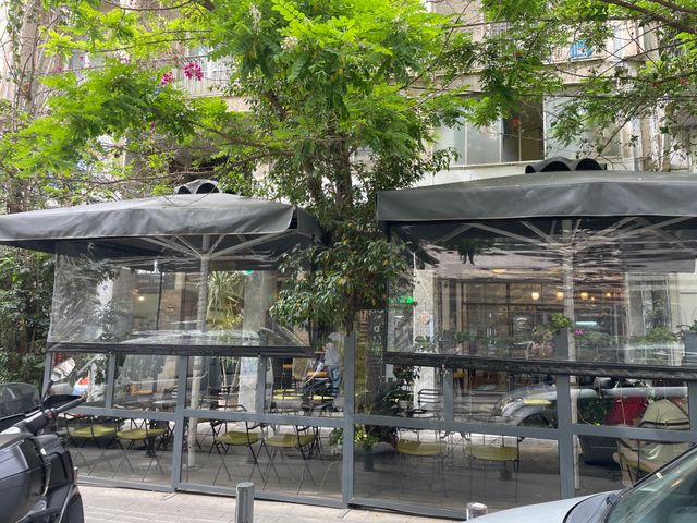 Εικόνα 1 από 1 - Πωλείται επιτυχημένο καφέ στο συνταγμα -  Εμπορικό Τρίγωνο - Πλάκα >  Σύνταγμα